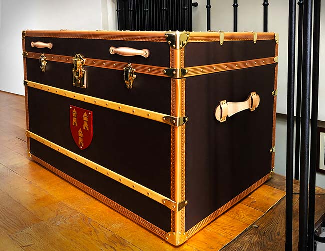 Majestic curved steamer trunk
